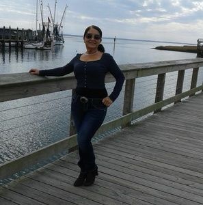 Meet your Posher, Hilda